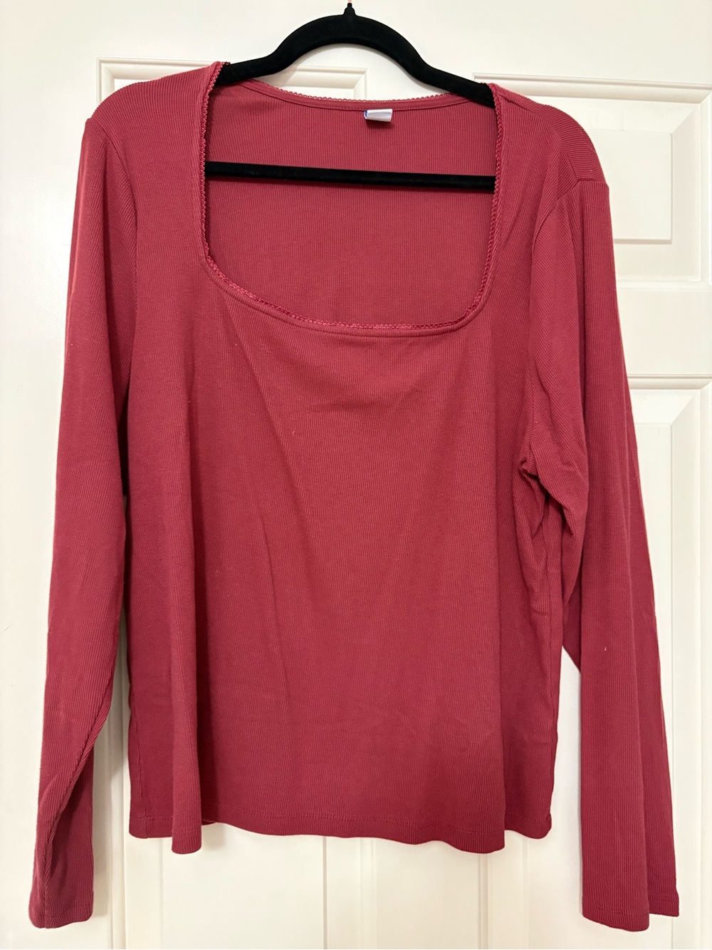Old Navy Rose Square Neck Long Sleeve Tee